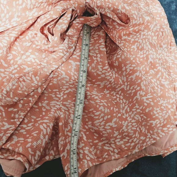 🆕 LuLu's Most Perfect Day Coral & Ivory Flowy Shorts With Tie size Small - Picture 11 of 11